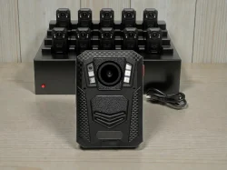 станция зарядки и архивирования данных с персональных видеорегистраторов